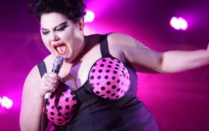 Beth Ditto boobs size 696x435