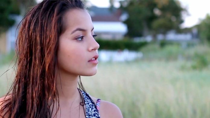 ISABELA MONER Hot pics 696x392