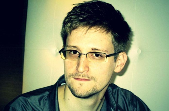 Edward Snowden picture 696x458