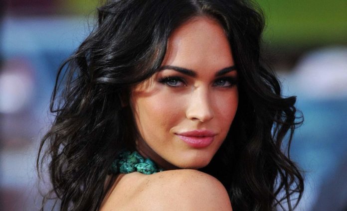 Megan Fox hot pics 696x424