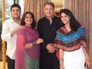 parineeti-chopra-family
