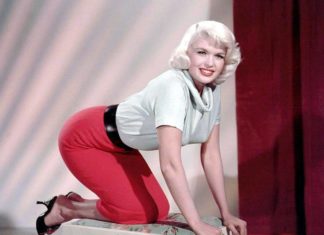 Jayne Mansfield sexy pic