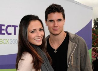 italia ricci and robbie amell