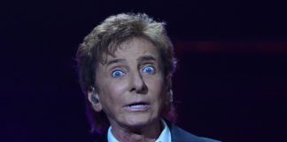 Barry Manilow image