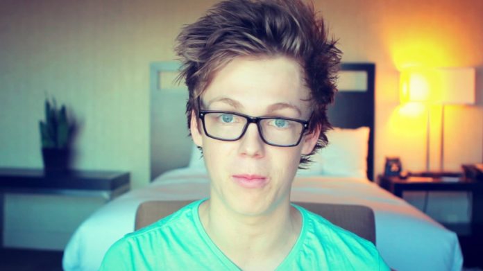 Caspar Lee pics 696x391