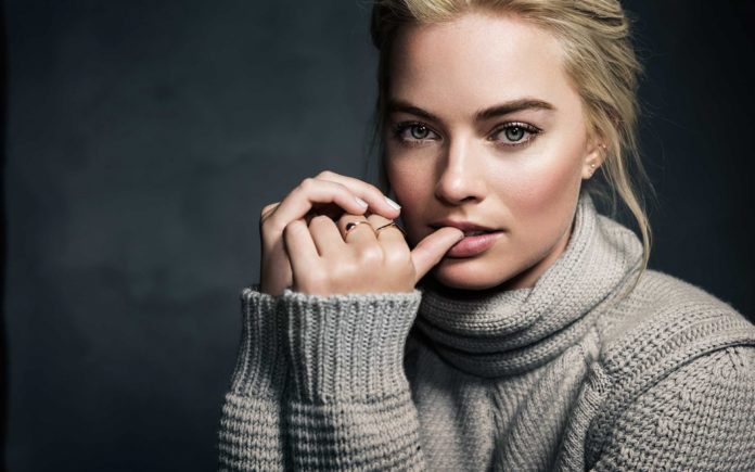 Margot Robbie pics 696x435