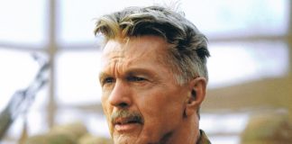 Tom Skerritt image