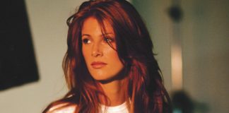 Angie Everhart Pics