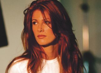 Angie Everhart Pics