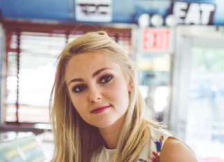 AnnaSophia Robb Pics