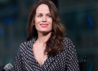 Elizabeth Reaser Pics