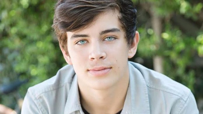 Hayes Grier Pics 696x391