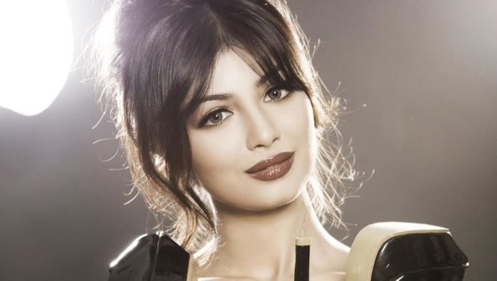 Ayesha Takia Pics 696x394