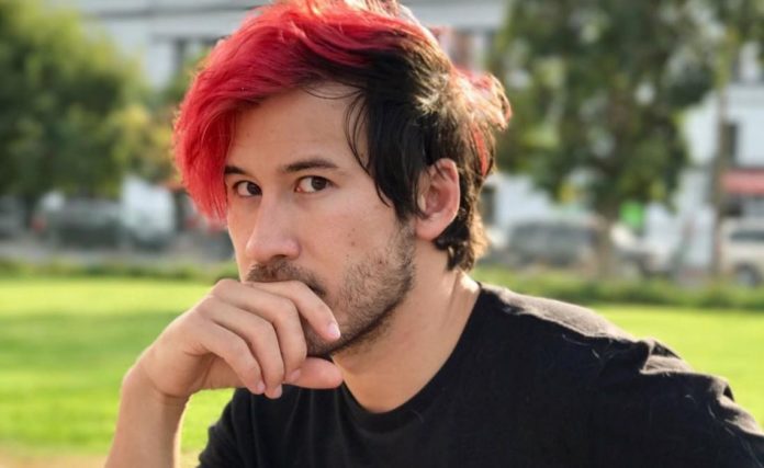 Mark Fischbach Pics 696x427