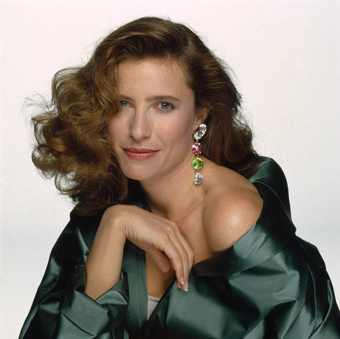 Mimi Rogers pics 696x693