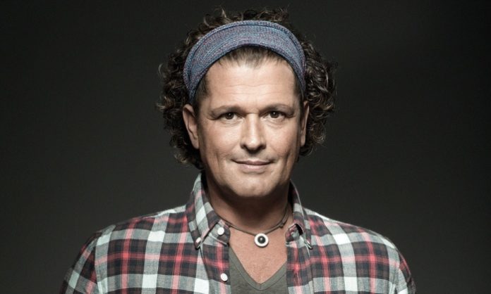 Carlos Vives Pics 696x418