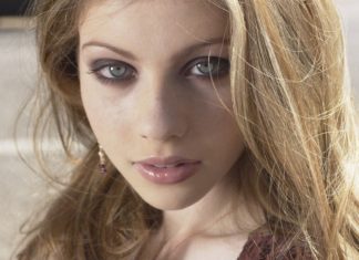 Michelle Trachtenberg Pics