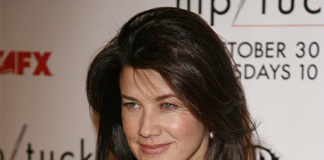 Daphne Zuniga Pics