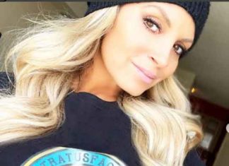 Trish Stratus Pics 1