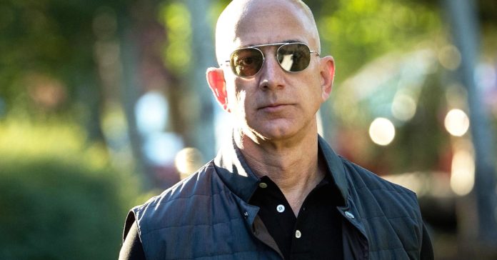 Jeff Bezos Pics 696x364