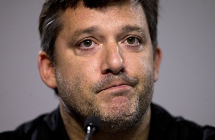 Tony Stewart Pics 696x454